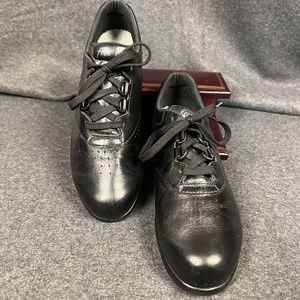SAS Free Time Women's Walking Shoe size 7.5 slim